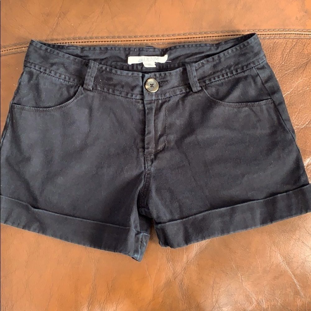 Forever 21 black denim shorts- size 25